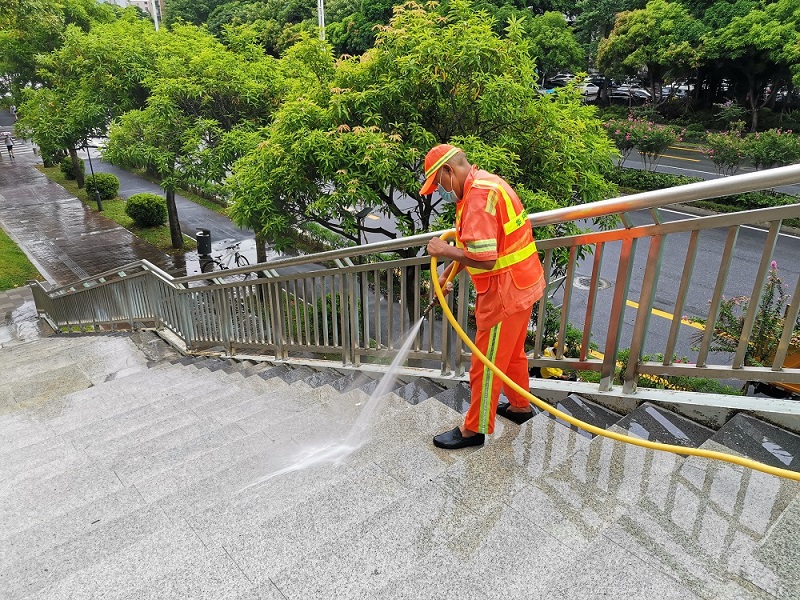 加強垃圾分類，提升市政清運效率—打造綠色低碳城市的新模式
