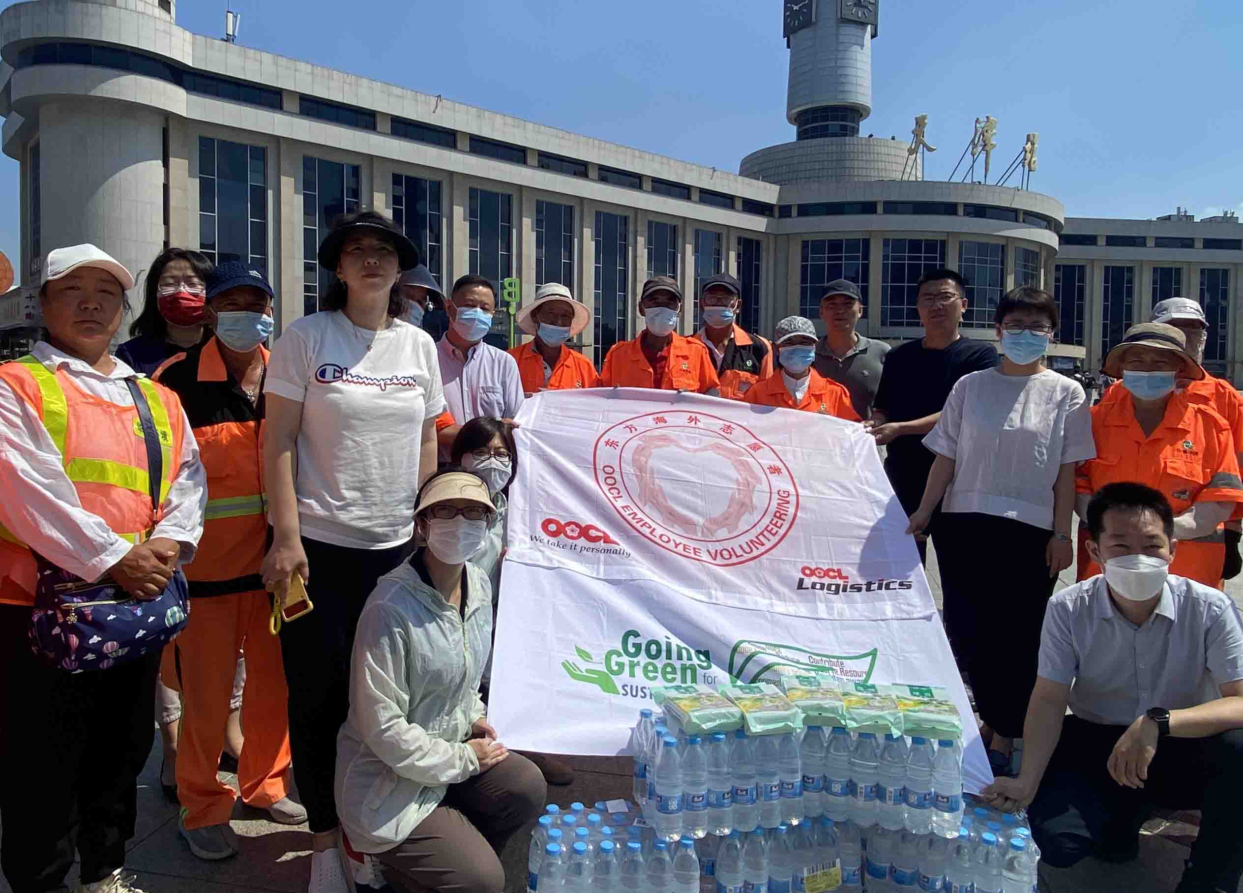 公益暖人心 情係環衛工 | 炎炎夏日送清涼，致敬高溫下的堅守！